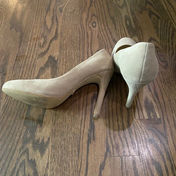 Shoes - Picture 4 of 4